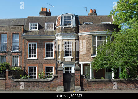 Esterno della casa di faraday, la grazia e il favore home di scienziato Michael Faraday da 1854 a 1867, Hampton Court verde, middlesex, Inghilterra Foto Stock