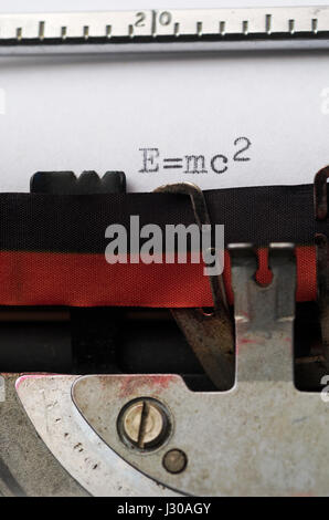 Scrittura E=mc2 - Albert Einstein relatività dell'equazione Foto Stock