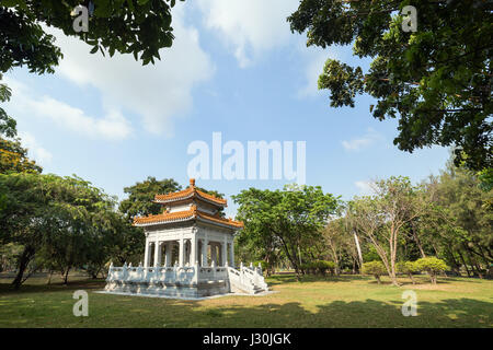 Amicizia Sino-Thai padiglione presso il Lumpini () Lumphini Park a Bangkok, in Thailandia. Foto Stock