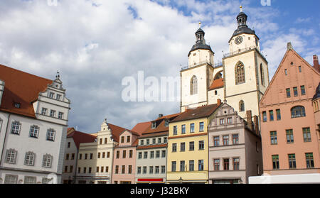 Case rinascimentali sulla piazza del mercato di Wittenberg Foto Stock