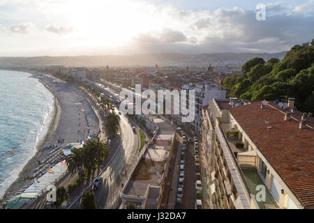 Francia, Nizza, vista sulla bella dal punto di vista point de vue de la Colline du Chateau. Foto Stock