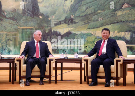 Il 19 marzo 2017, il Segretario di Stato degli Stati Uniti Rex Tillerson ha incontrato il presidente cinese Xi Jinping a Pechino per discutere le relazioni bilaterali, le questioni commerciali e la cooperazione globale tra i due paesi. Foto Stock