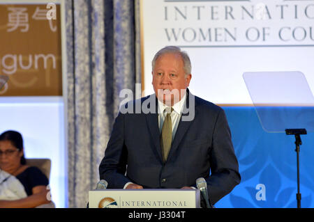 Il Sottosegretario di Stato per gli Affari Politici Thomas A. Shannon offre commento al 2017 Segretario di Stato internazionale di donne di coraggio Cerimonia di Premiazione presso l'U.S. Il Dipartimento di Stato a Washington D.C., il 29 marzo 2017. Foto Stock