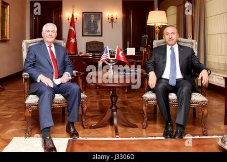 Stati Uniti Il segretario di Stato Rex Tillerson incontra il Ministro degli esteri turco Mevlut Cavusoglu presso il Ministero degli Affari esteri ad Ankara, Turchia, il 30 marzo 2017. Foto Stock