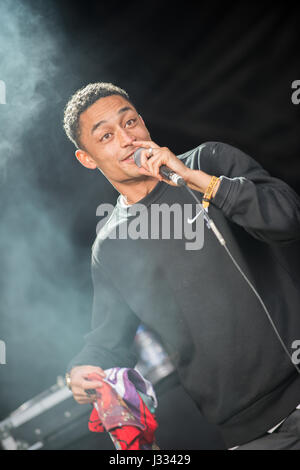 Vicarage Farm, Woodmancott, Winchester, Hampshire, Regno Unito. 1 luglio 2016. Loyle Carner esegue a Blissfields Music Festival 2016. House Party Tema. Blissfields Music Festival è stato fondato nel 2001 da Paolo e Mel Bliss e ha raccolto un certo numero di premi nel corso degli anni tra cui il "miglior piccolo Festival' presso la UK Festival Awards nel 2007. © sarà Bailey / Alamy Foto Stock