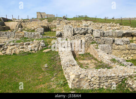 Domus edificio rovine di Acinipo sito archeologico romano, Ronda la Vieja, la provincia di Cadiz Cadice, Spagna Foto Stock