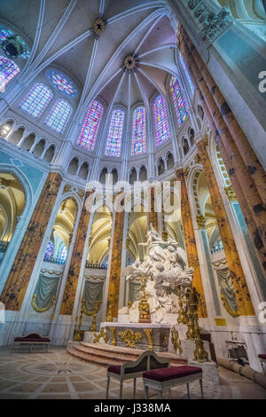 Francia, Center-Val de Loire, Chartres, Coro della Cattedrale di Chartres, scultura in marmo l'Assomption, triforium, Windows e degli archivi Foto Stock