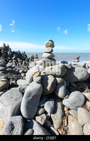 Gatz rocce di bilanciamento a Wangetti, Cairns Northern Beaches, estremo Nord Queensland, FNQ, QLD, Australia Foto Stock