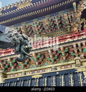 Baku (incubo eater) a shoro Torre Belfry, Nikko Tosho-gu il sacrario scintoista. Situato in Nikko, Prefettura di Tochigi, Giappone. dedicato a Tokugawa Ieyasu Foto Stock