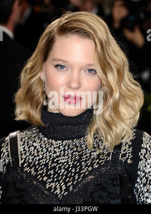 Lea Seydoux frequentando il Metropolitan Museum of Art Costume Institute Gala benefici 2017 in New York, Stati Uniti d'America. Foto Stock