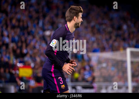 Barcellona - Apr 29: Gerard Pique svolge presso la Liga match tra RCD Espanyol e FC Barcellona a RCDE Stadium il 29 aprile 2017 a Barcellona, Spai Foto Stock