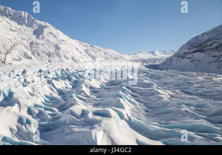 Volare sopra il ghiacciaio Portage, 50 miglia a sud-est di Anchorage, Alaska, Stati Uniti d'America, vicino Girdwood Foto Stock