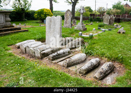 Bambini vittoriano di tombe nel cimitero di raffreddamento si ritiene siano stati fonte di ispirazione per l'apertura di grandi aspettative da Charles Dickens. Foto Stock
