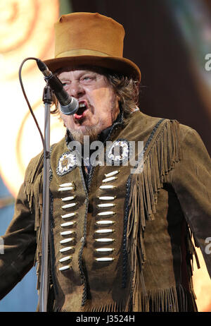 Verona VR, Italia - 1 Maggio 2017: concerto dal vivo a Verona Arena di zucchero Fornaciari zucchero chiamato un italiano cantautore e musicista Foto Stock