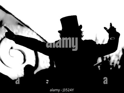 Verona VR, Italia - 1 Maggio 2017: concerto dal vivo a Verona Arena di zucchero Fornaciari zucchero chiamato un italiano cantautore e musicista Foto Stock