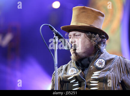 Verona VR, Italia - 1 Maggio 2017: concerto dal vivo a Verona Arena di zucchero Fornaciari zucchero chiamato un italiano cantautore e musicista Foto Stock