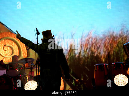 Verona VR, Italia - 1 Maggio 2017: concerto dal vivo a Verona Arena di zucchero Fornaciari zucchero chiamato un italiano cantautore e musicista Foto Stock