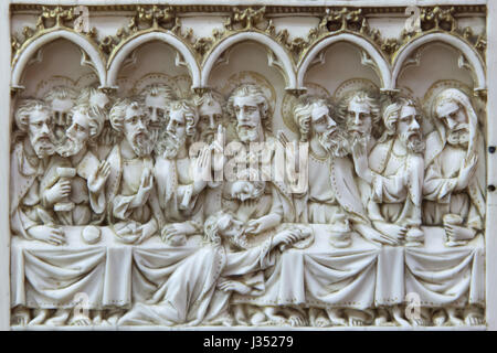 Ultima Cena. Dettaglio della pala di avorio delle scene della Passione di Cristo datato da ca. 1375-1400 sul display al Musee des Beaux-Arts de Dijon (Museo delle Belle Arti a Dijon, Borgogna, Francia. Foto Stock