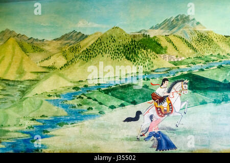 Pittura murale, Chonor House Hotel, McLeodGanj, Dharamshala, India del nord: tibetano scenario delle montagne e della cultura, un cavaliere e cavallo di allevamento Foto Stock