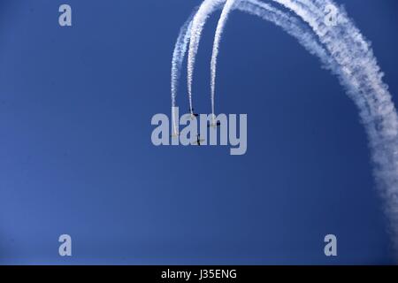 Aprile 28, 2017 - Zhengzhou, Zhengzhou, Cina - Zhengzhou, Cina - 28 Maggio 2017: (solo uso editoriale. Cina OUT)..L'Zhengzhou Air Show 2017 è tenuto in Zhengzhou, centrale cinese della Provincia di Henan dal 27 aprile al 1 maggio 2017. (Credito Immagine: © SIPA Asia via ZUMA filo) Foto Stock