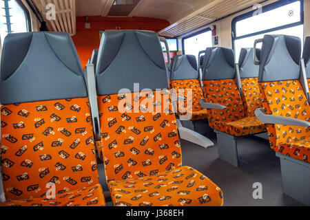 Posti vuoti all'interno di un vagone treno azienda GW Treno, Repubblica Ceca, Europa Foto Stock