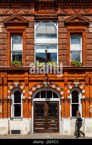 L'esterno di Lewes Town Hall di Lewes, nel Sussex, Regno Unito Foto Stock