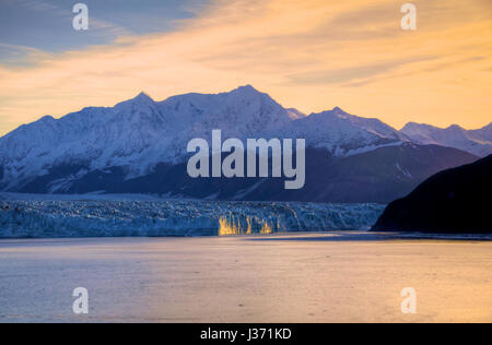 Sunrise al ghiacciaio Hubbard Alaska Foto Stock