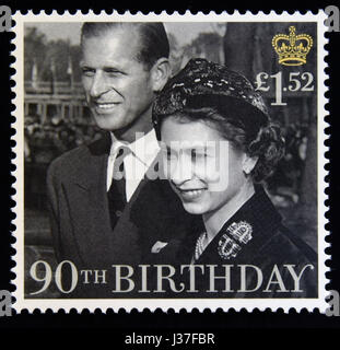 Francobollo. La Gran Bretagna. La regina Elisabetta II. 2016. HM Queen's novantesimo compleanno. HM la regina con il Duca di Edimburgo del 1957. Foto Stock