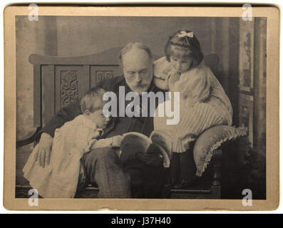 Denis George Mackail; Sir Edward Coley Burne Jones, 1Bt; Angela Thirkell da Henry & Richard montanti Foto Stock