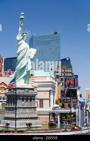 Replica la statua della libertà al di fuori di New York New York Hotel Las Vegas Foto Stock