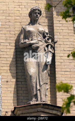 Antica statua di una donna in Pyatigorsk,Caucaso,Russia. Foto Stock