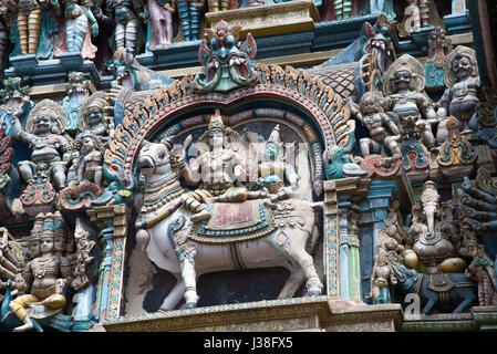 I dettagli delle sculture di Meenakshi Amman Tempio a Madurai, India Foto Stock
