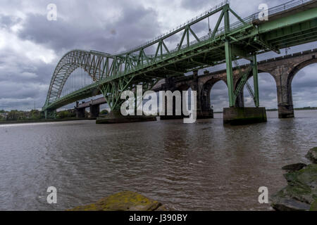 Runcorn rampa e ponti stradali Foto Stock