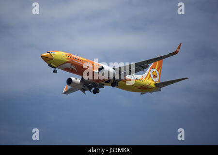 CHIANG MAI, Thailandia - Aprile 29 2017: HS-DBT Boeing 737-800 di NokAir . Lo sbarco a Chiangmai airport da Bangkok. Foto Stock