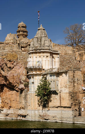 Beautifoul Fort Chittor in Chittorgarh, India. Il Rajasthan. Tempio Sammidheshwar Foto Stock