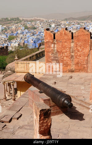 Vista sulla città Jodphur con Fort, India. Rajasthan Foto Stock