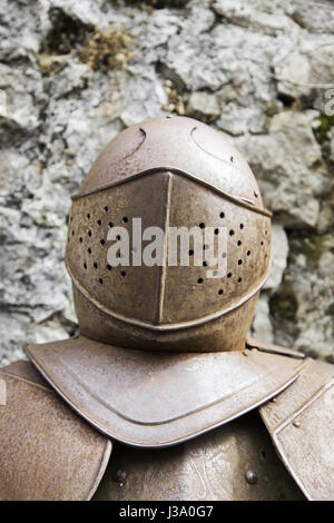 Armatura medievale, dettaglio di un vecchio cavaliere armor Foto Stock