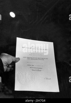 Certificato di nomina dei primi ufficiali della Bundeswehr, 1955 Foto Stock