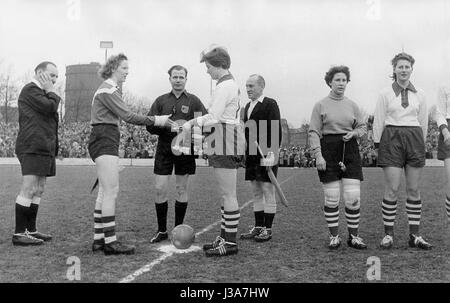 Calcio Femminile 1957 Foto Stock