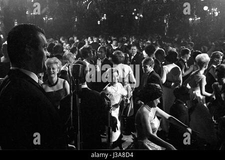 '''Madame " Palla al Bayerischer Hof a Monaco di Baviera, 1963' Foto Stock