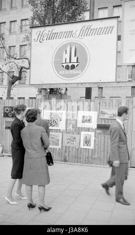 Opere in vendita in Leopoldstrasse, 1963 Foto Stock