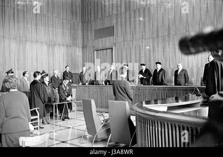 La condanna nel processo Bruehne-Ferbach a Monaco di Baviera, 1962 Foto Stock