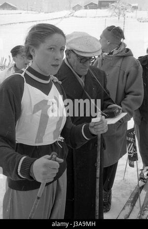 Sci di fondo la concorrenza delle donne in Grindelwald, 1954 Foto Stock