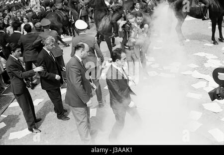 Dimostrazione contro lo Scià Mohammad Reza Pahlevi a Berlino-schöneberg, 1967 Foto Stock