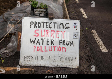 Trivellazioni petrolifere e Fracking protesta Camp, Leith Hill, Surrey, Regno Unito. Marzo, 2017 Foto Stock