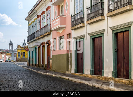 Street View di Sao Joao del Rei edifici coloniali - Sao Joao Del Rei, Minas Gerais, Brasile Foto Stock