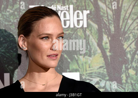 Madrid, Spagna. Il 4 maggio, 2017. Modello Bar Refaeli durante la IX edizione del Conde Nast Traveler awards di Madrid di giovedì 04 maggio 2017. Credito: Gtres Información más Comuniación on line,S.L./Alamy Live News Foto Stock