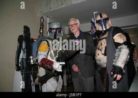 Blackfriars Ouseburn Cinema, Newcastle upon Tyne, Regno Unito. Il 4 maggio, 2017. Star Wars giorno: una serata con Boba Fett. Attore Jeremy Bulloch che ha giocato Boba Fett nella trilogia di Star Wars, UK Credit: David Whinham/Alamy Live News Foto Stock