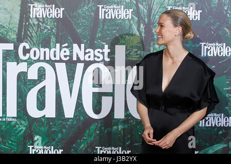 MADRID, Spagna-maggio 04: Bar Refaeli assiste il Conde Nast Traveler Awards al Ritz Hotel in Spagna a Madrid il 4 maggio 2017. Credito: Jimmy Olsen/Media punzone ***Nessuna Spagna*** Foto Stock