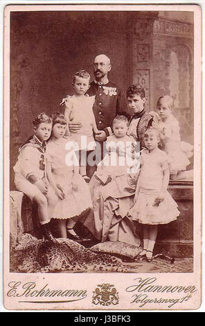 Ernest Augustus, Principe della Corona di Hannover e la principessa Thyra di Danimarca con la famiglia Foto Stock